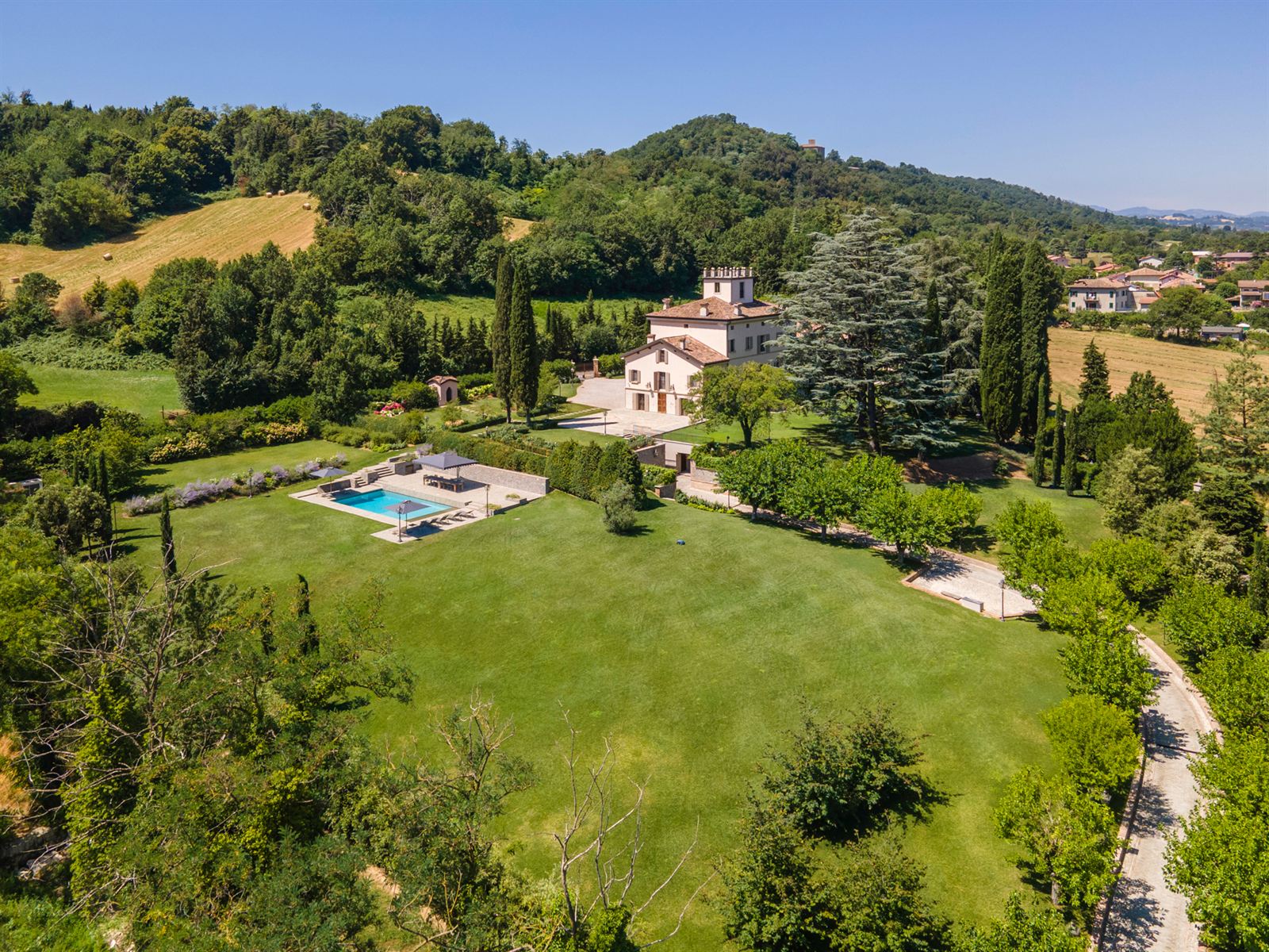 Villa di lusso in vendita a Quattro Castella (Reggio Emilia) con piscina e parco — Il parco e la piscina — 6