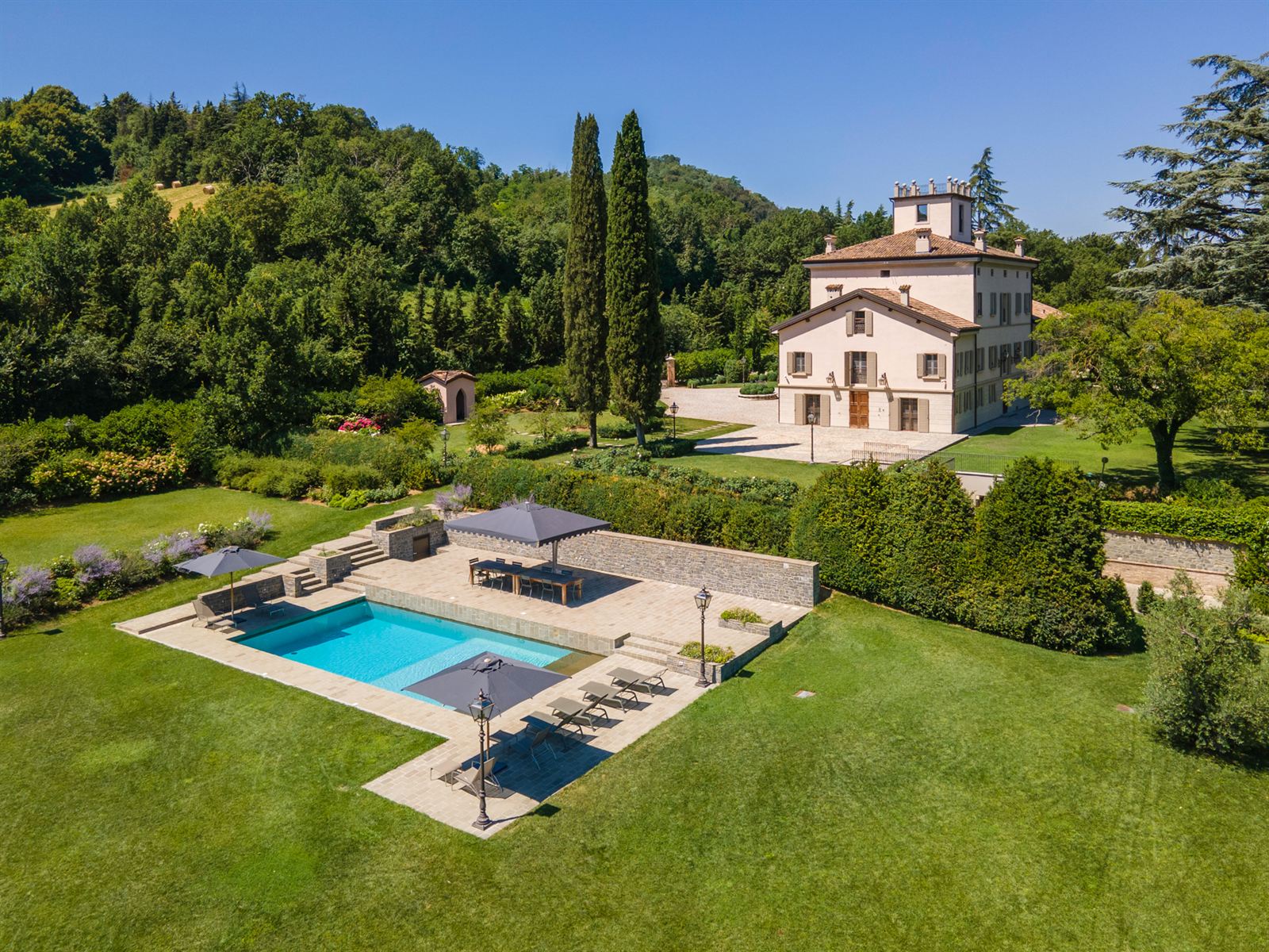 Villa di lusso in vendita a Quattro Castella (Reggio Emilia) con piscina e parco — Il parco e la piscina — 7