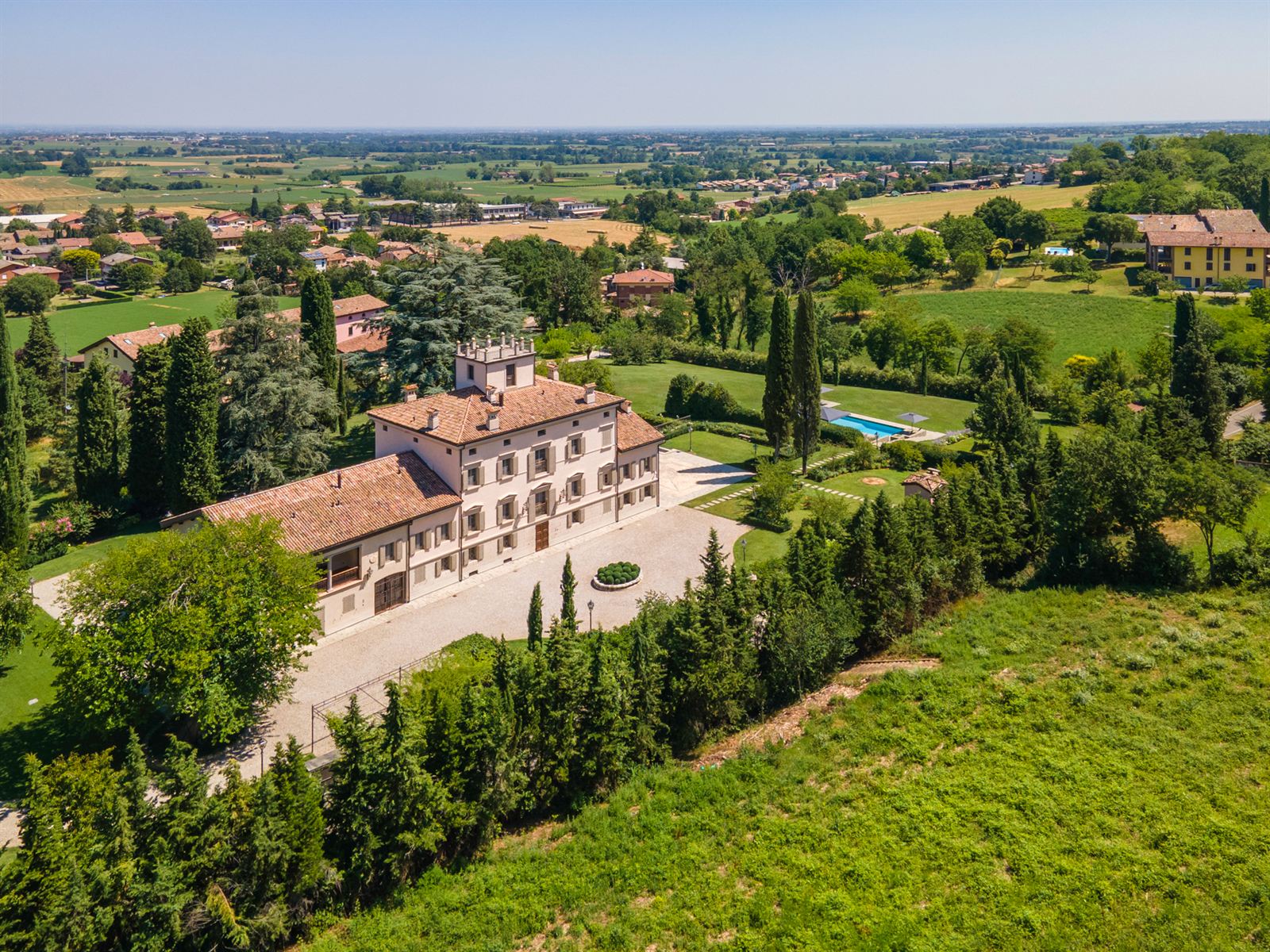 Villa di lusso in vendita a Quattro Castella (Reggio Emilia) con piscina e parco — Il parco e la piscina — 9