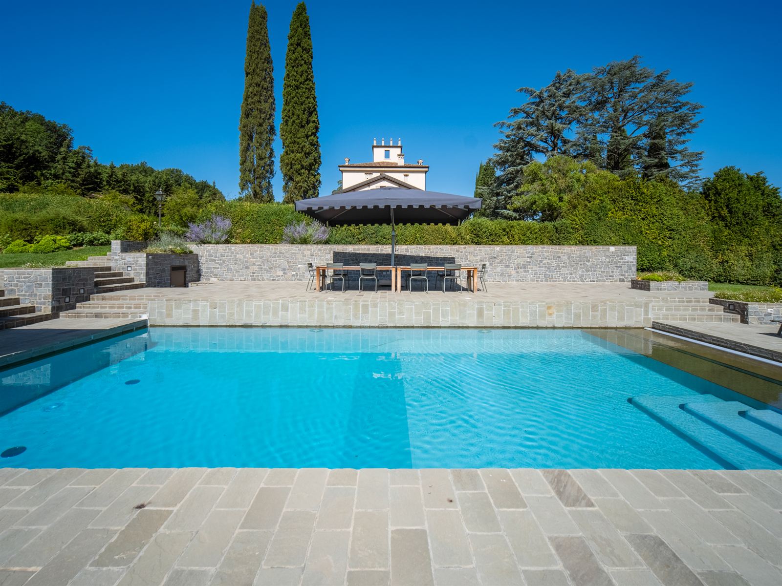 Villa di lusso in vendita a Quattro Castella (Reggio Emilia) con piscina e parco — Il parco e la piscina — 12