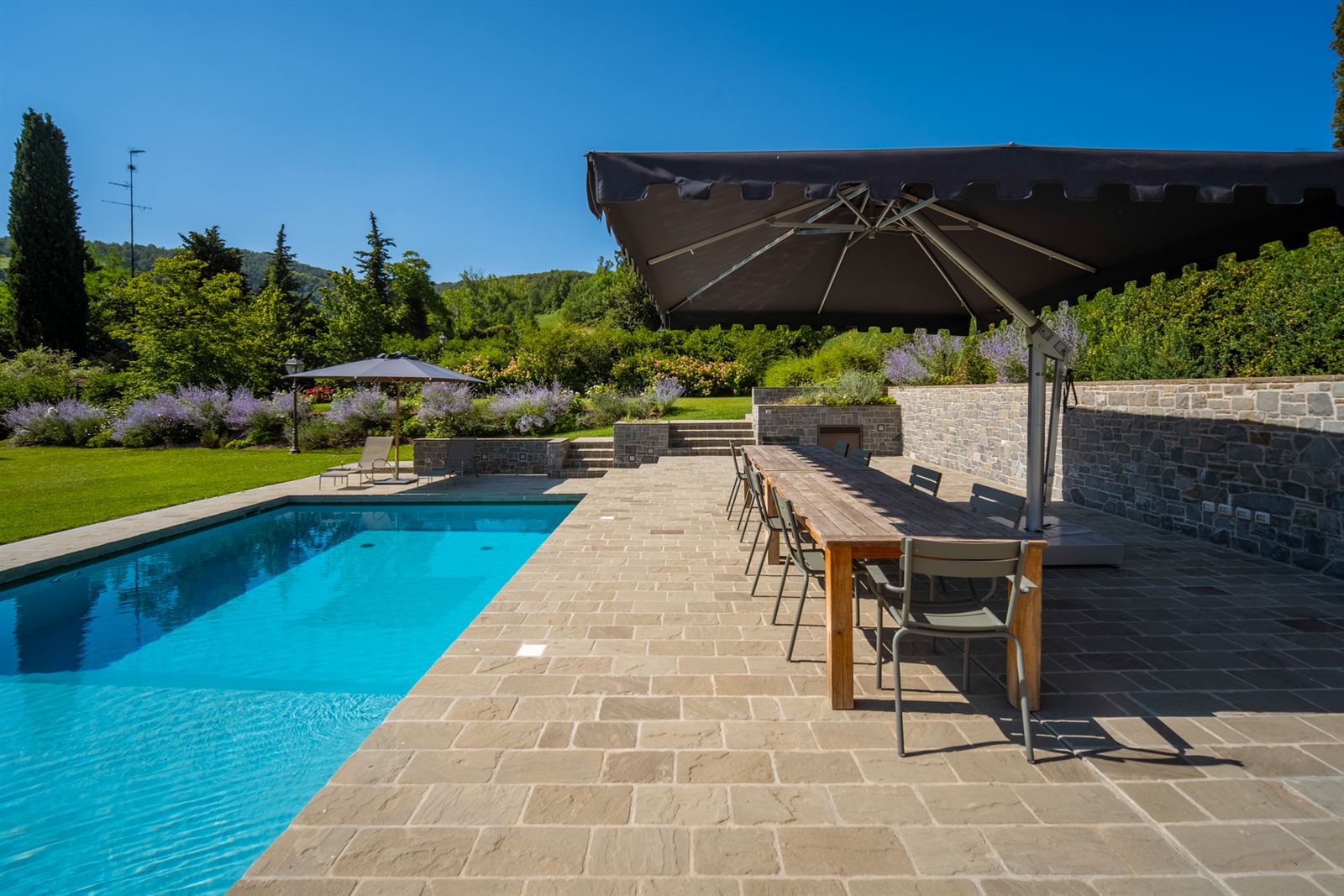 Villa di lusso in vendita a Quattro Castella (Reggio Emilia) con piscina e parco — Il parco e la piscina — 14