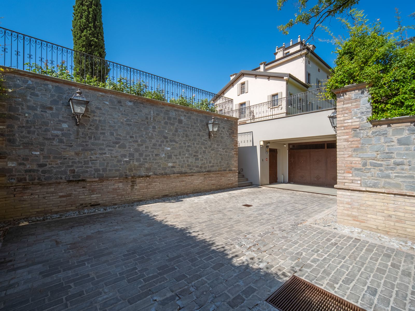 Villa di lusso in vendita a Quattro Castella (Reggio Emilia) con piscina e parco — Il parco e la piscina — 16